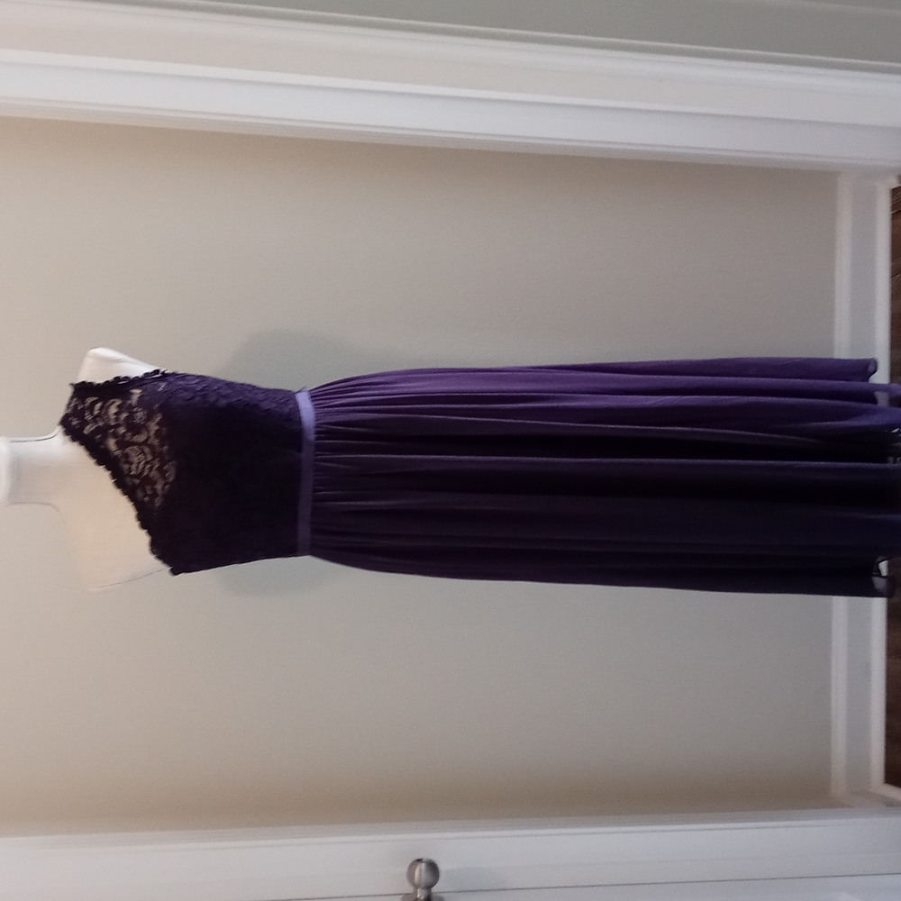 Gorgeous dress .